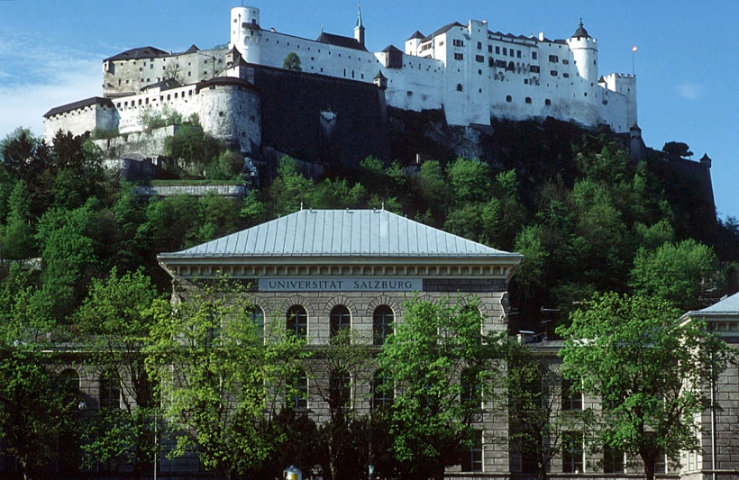 buildinguniversitysalzburg1jpg_eCR71w.webp