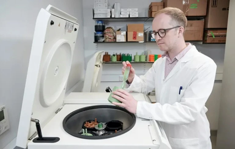 Бактерии превращают пластик в лекарство от Паркинсона - 3