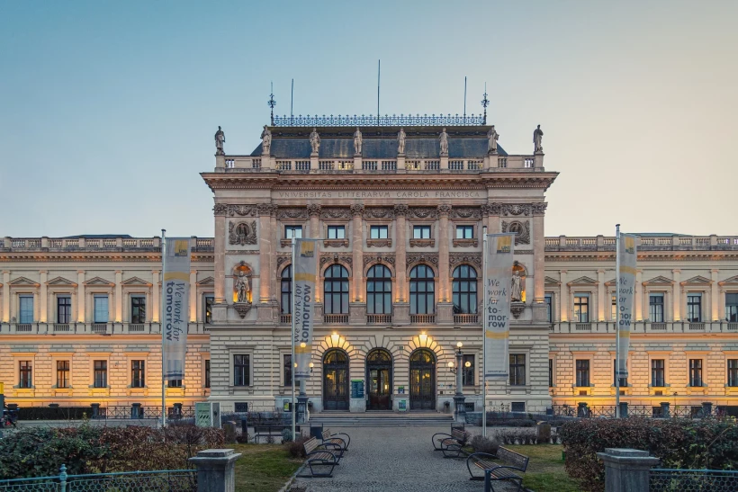 graz-university-1webp_0AyoSj.webp