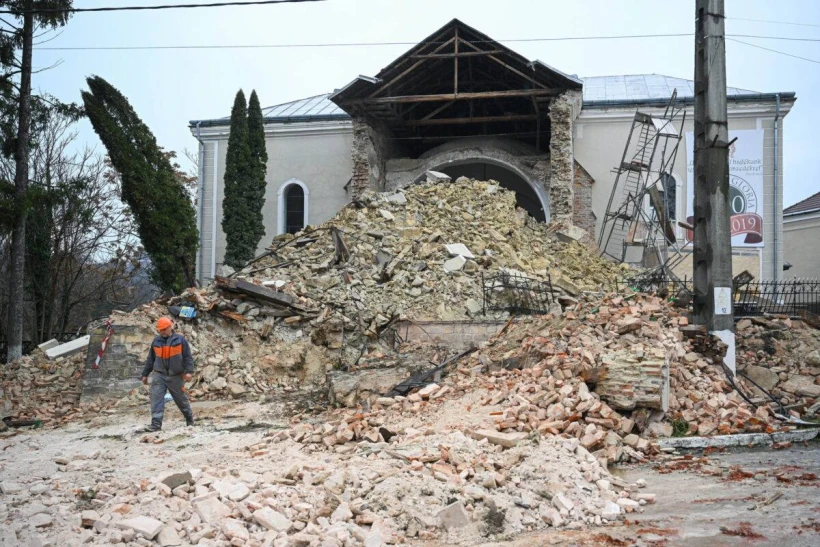 У Румунії обвалилася вежа старовинної реформатської церкви - 3