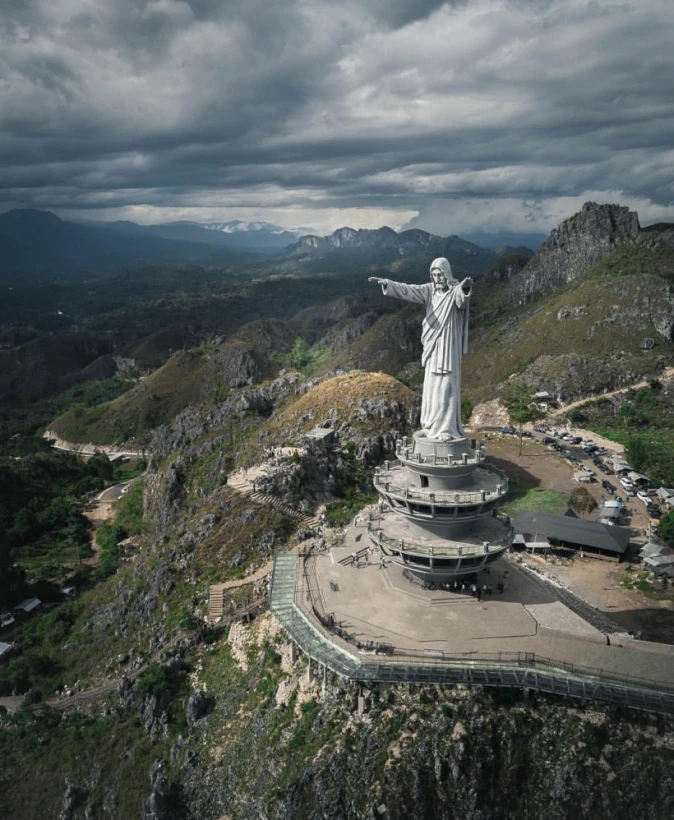 Найвищі статуї Христа у світі: 10 монументів, які варто побачити (ФОТО) - 4 - Relocate.to Найвищі статуї Христа у світі: 10 монументів, які варто побачити (ФОТО) - 4