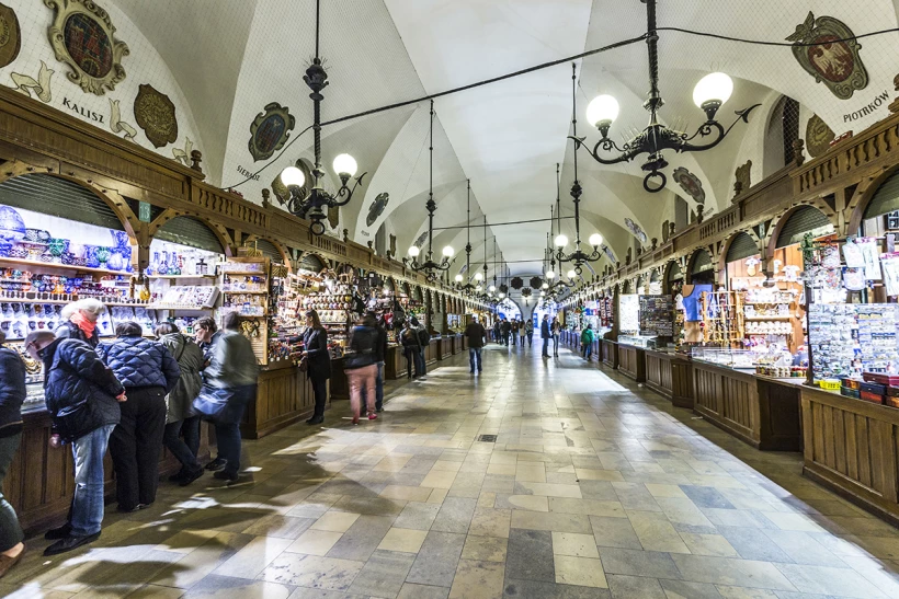 krakow-cloth-hall-interiorjpg_Wc21da.webp