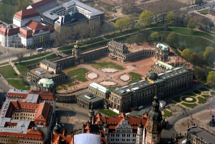 luftbild-zwinger-dresden-2014-03-29jpg_p60p53.webp