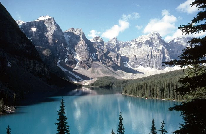 moraine-lakejpg_uCKGrk.webp