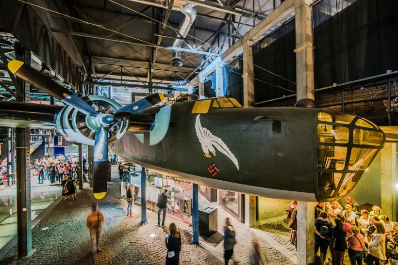 MUZEUM POWSTANIA WARSZAWSKIEGO - Moda na Mazowsze