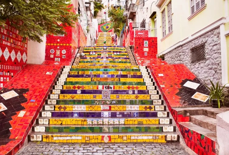 Лиссабон признали самым ярким городом мира - 9