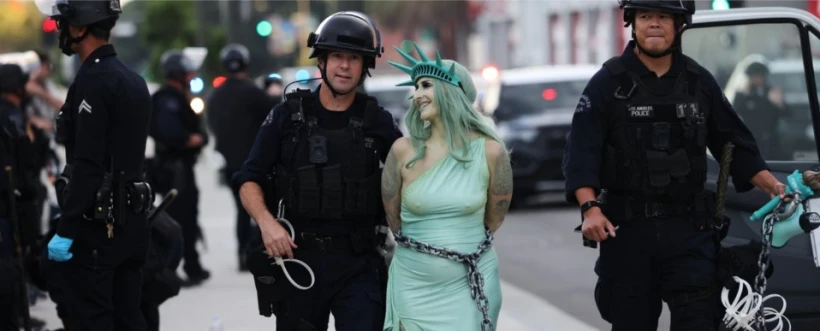 "Ні королям": у США заарештовано протестувальників проти політики Трампа - 3 - Relocate.to "Ні королям": у США заарештовано протестувальників проти політики Трампа - 3