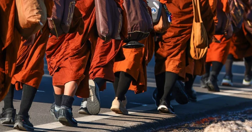 У США буддійські ченці об'єднали американців 9 штатів - 3