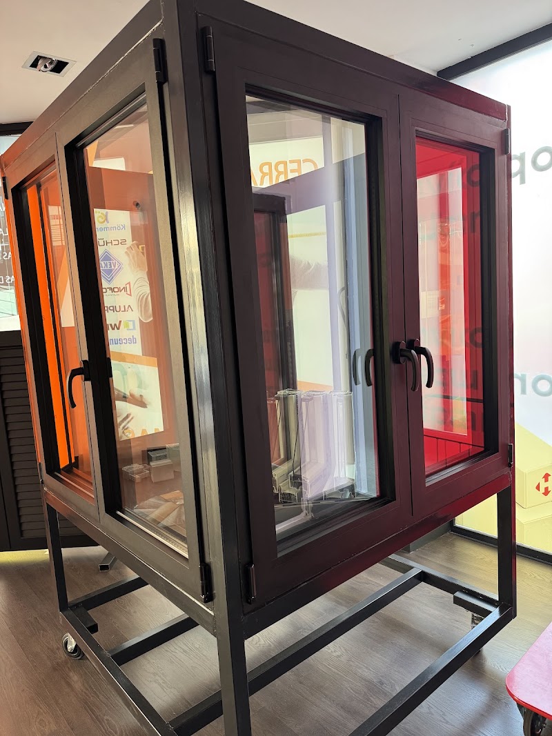 UAOBRA S.L. Ventanas PVC y Aluminio RPT