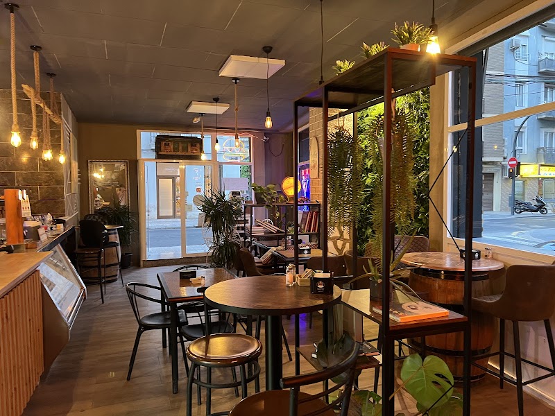 B13 GASTRO BAR