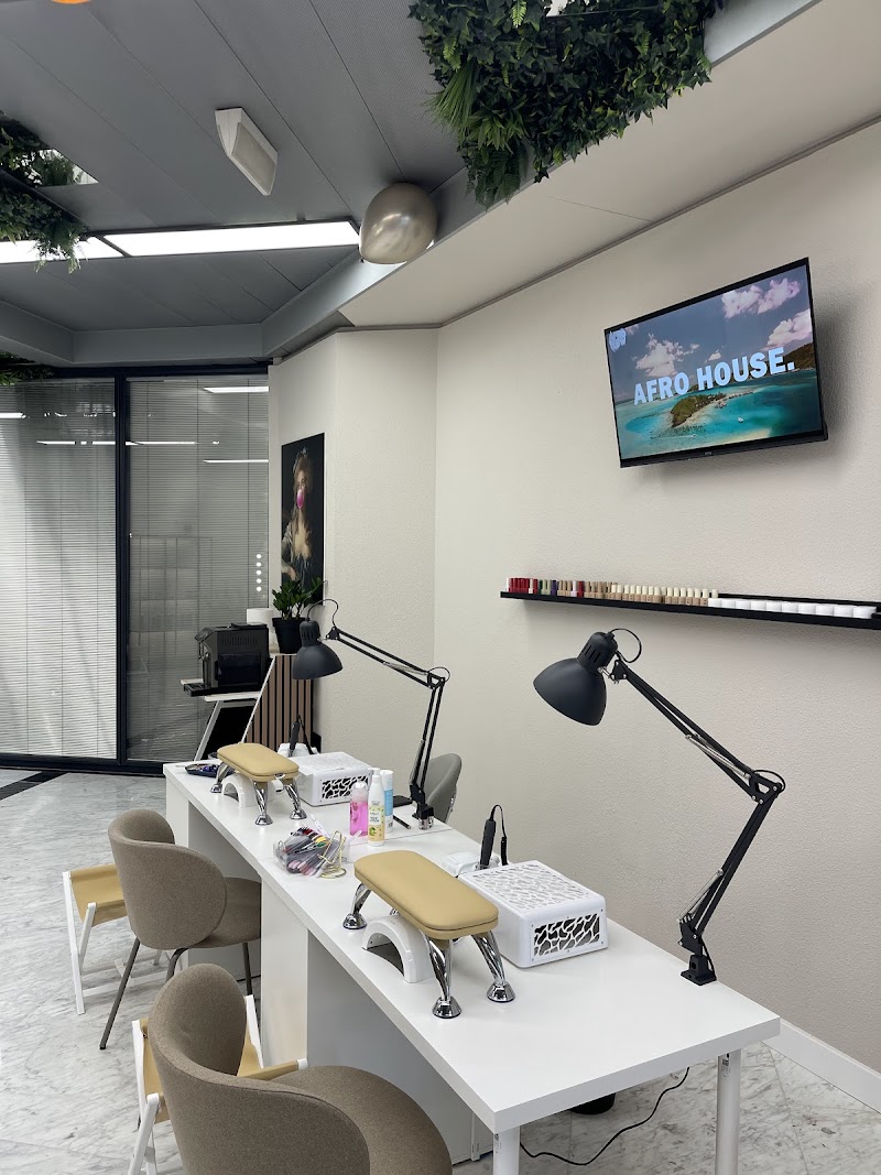 NOVA BEAUTY CLUB Salón de belleza