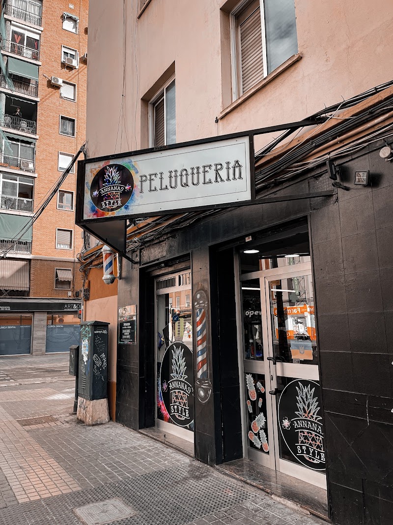 ANNANAS, Blasco Ibañes, barbería, barbershop, corte de pelo clásico y moderno, arreglo de barba, afeitado