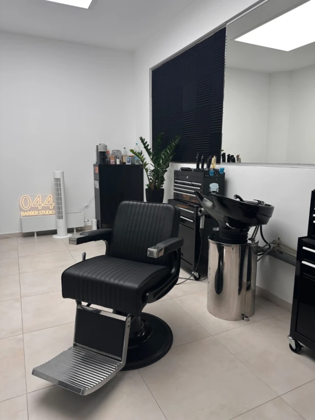 044 barber studio