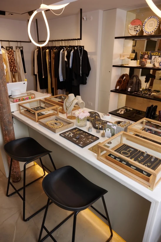 ITEMS Paris 3e - Fashion Concept Store, Multi-brand