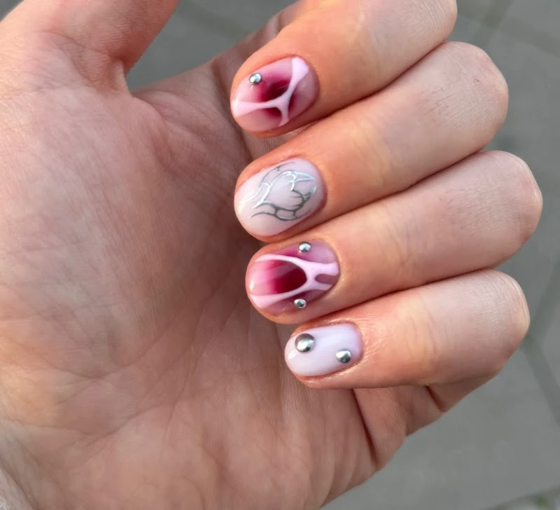 Criminal_nails