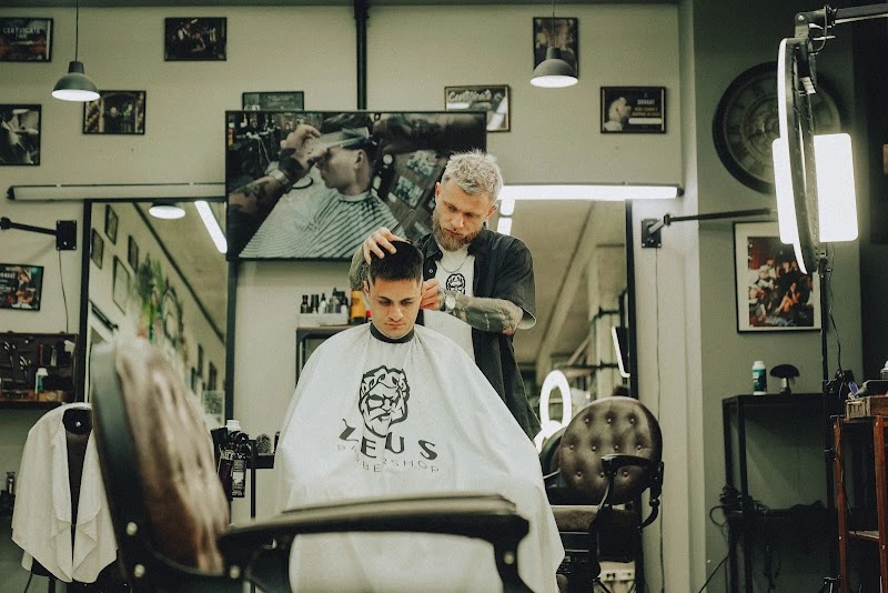 Бръснарница Zeus Barbershop | Varna Centre