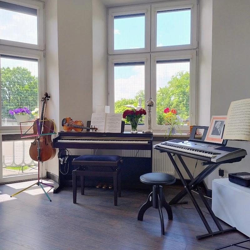 Romanna Hunko MuzOn Studio
