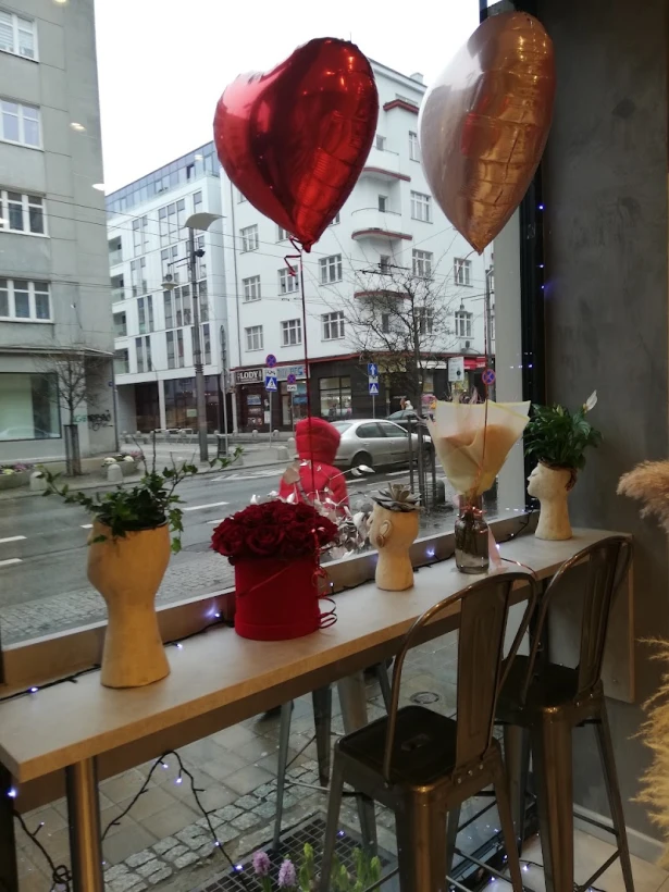 Kwiaciarnia OMNOM – Kwiaty z dostawą | Bukiety ślubne & Wiązanki pogrzebowe | | Gdynia Centrum