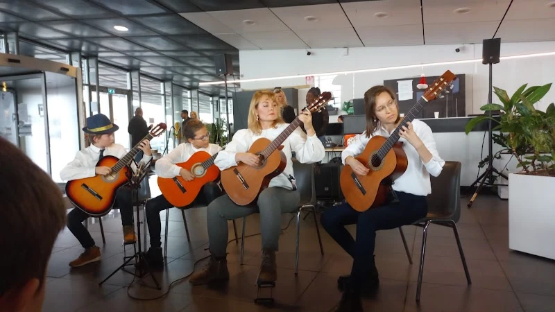 Guitar studio misisol/ Classical guitar lessons