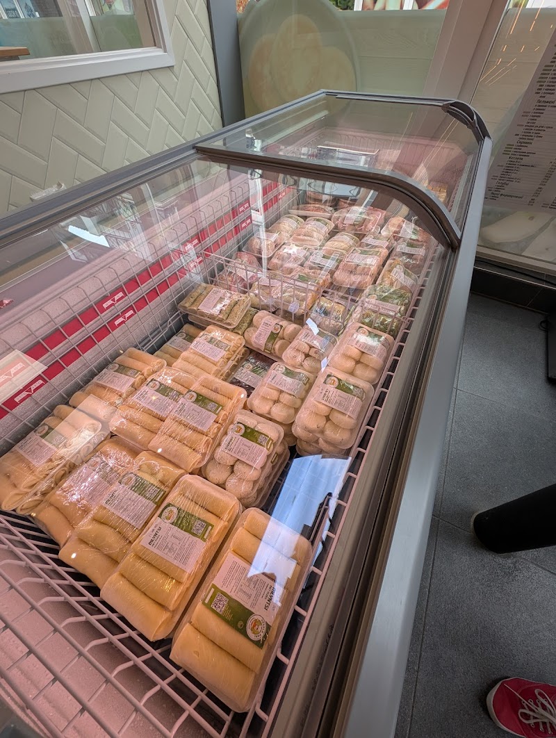 Vesela Pani (Ukrainian and Eastern European food shop)