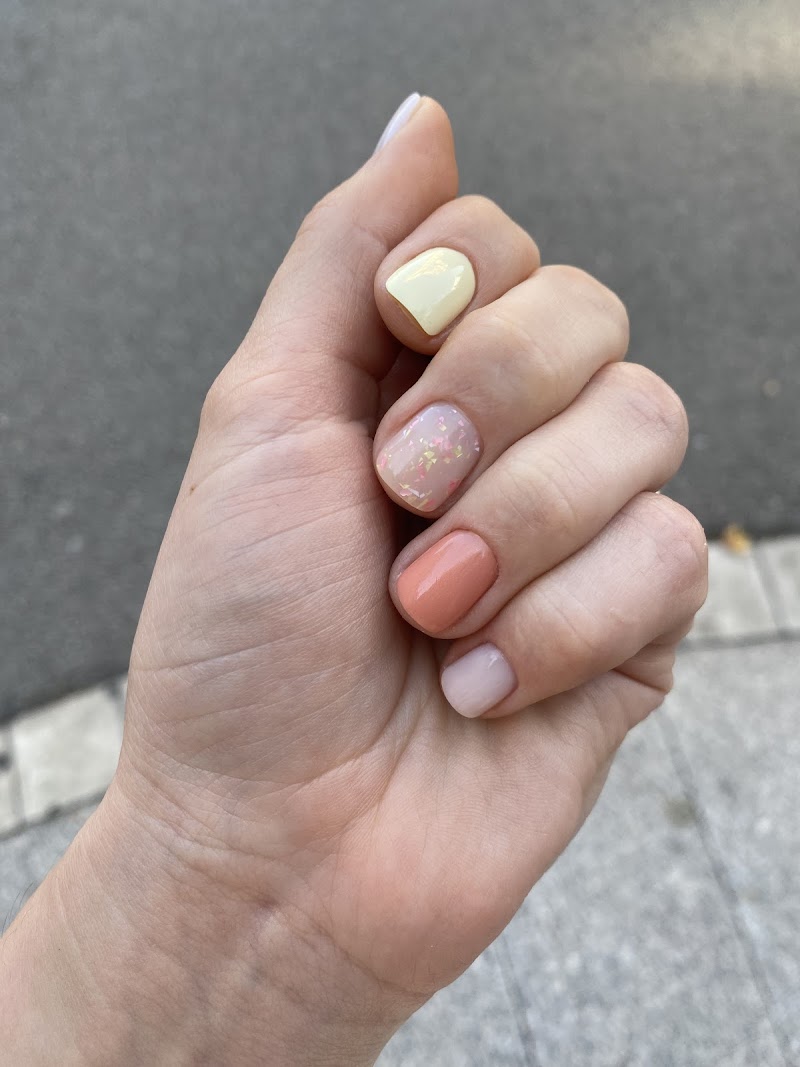 G×Bar Barcelona - Cabello Maquillaje Uñas Piel