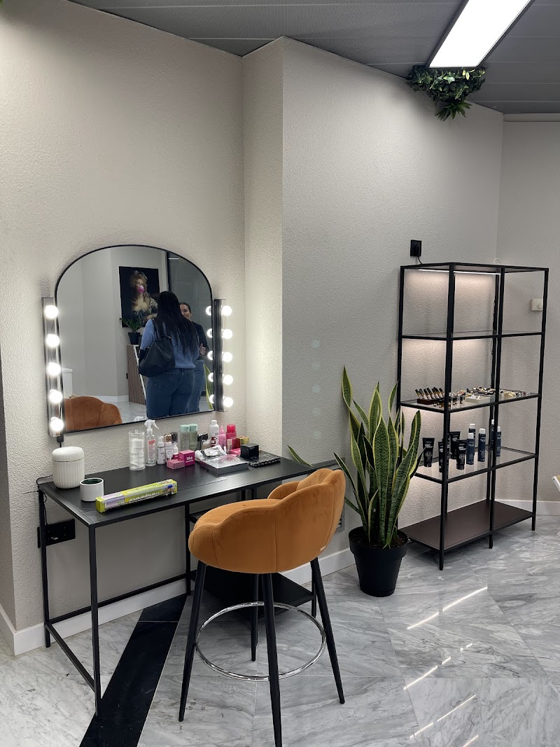 NOVA BEAUTY CLUB Salón de belleza
